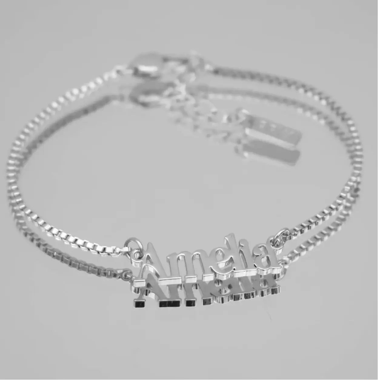 Bracelet à chaîne unique avec prénom français en finition argent